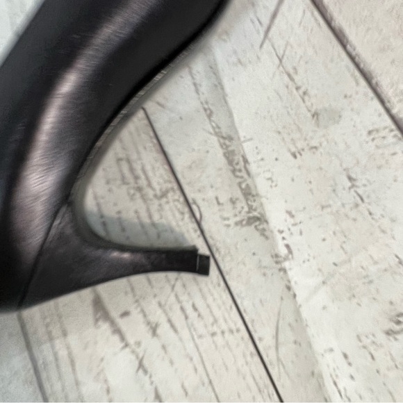 Stuart Weitzman Vintage Heels Black Gold Cap Toe Size 9 SS Narrow Leather READ - Picture 9 of 16